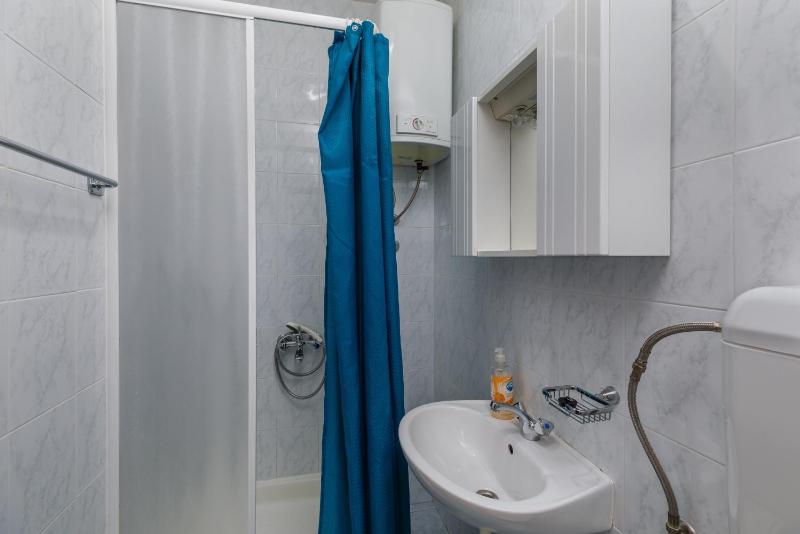 Apartments and rooms by the sea Brela Makarska - 24416 - image 21