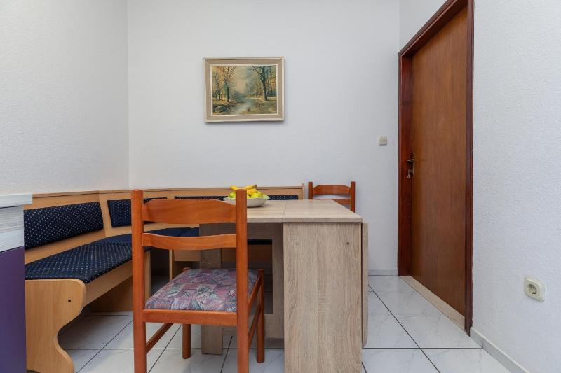 Apartments and rooms by the sea Brela Makarska - 24416 - image 40
