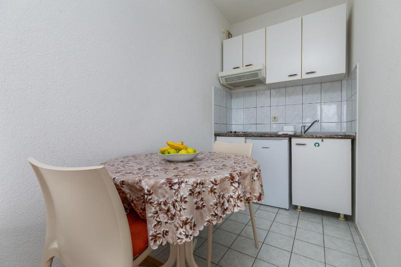 Apartments and rooms by the sea Brela Makarska - 24416 - image 15