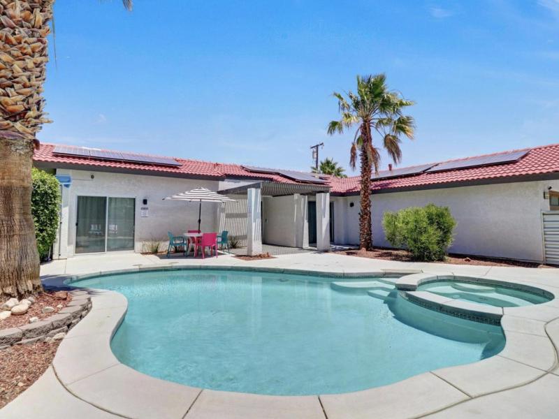 Dive into Desert Wonderland Pool Spa Fire Pit - image 33