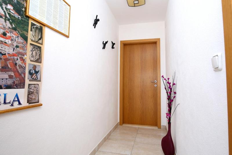 Apartments with parking space Kastel Stari Kastela - 24469 - image 14