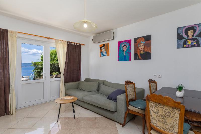 Apartments by the sea Brela Makarska - 24541 - image 13