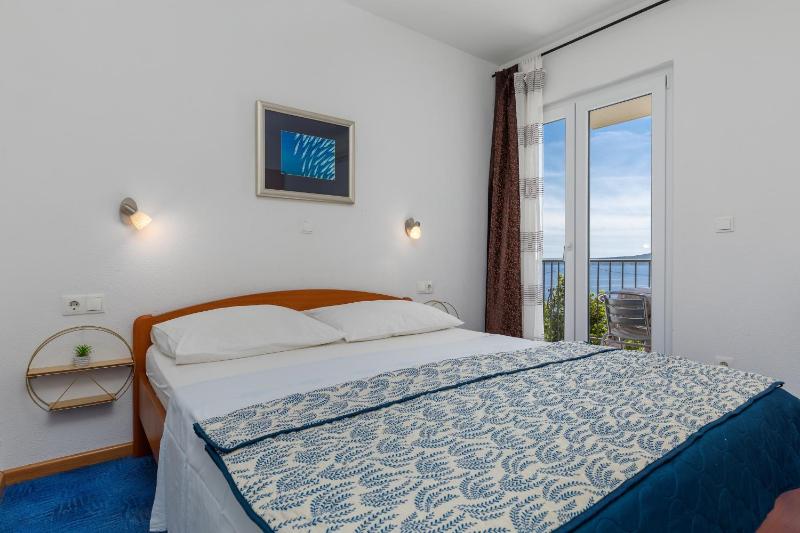 Apartments by the sea Brela Makarska - 24541 - image 32