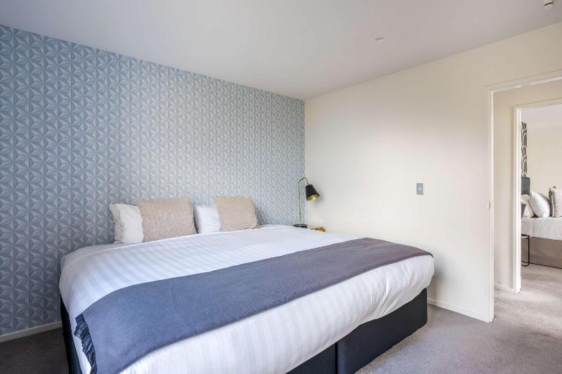 Highlands House- Lake Views- Free Parking- AC- BBQ - image 28