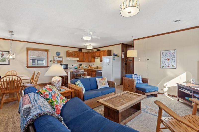 5165 - Holden Inn - image 14