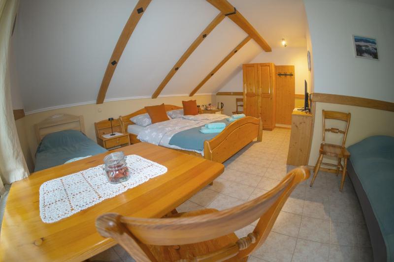 Double Room with Balcony (3 Adults) image 4