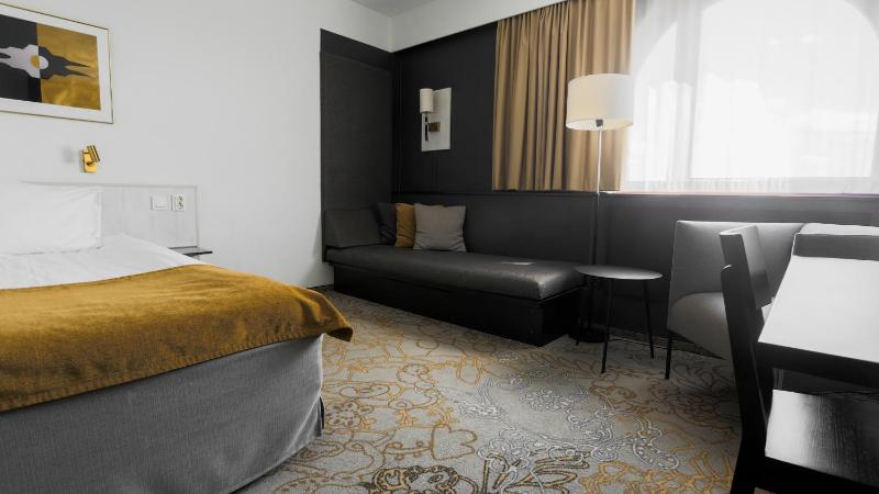 Superior Triple Room image 2