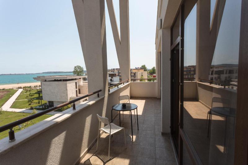 One-Bedroom Apartment with Sea View image 1
