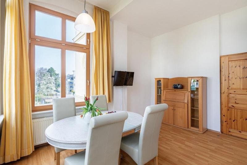 One-Bedroom Apartment image 2