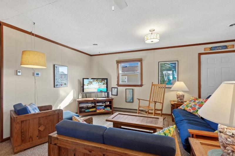 5165 - Holden Inn - image 10