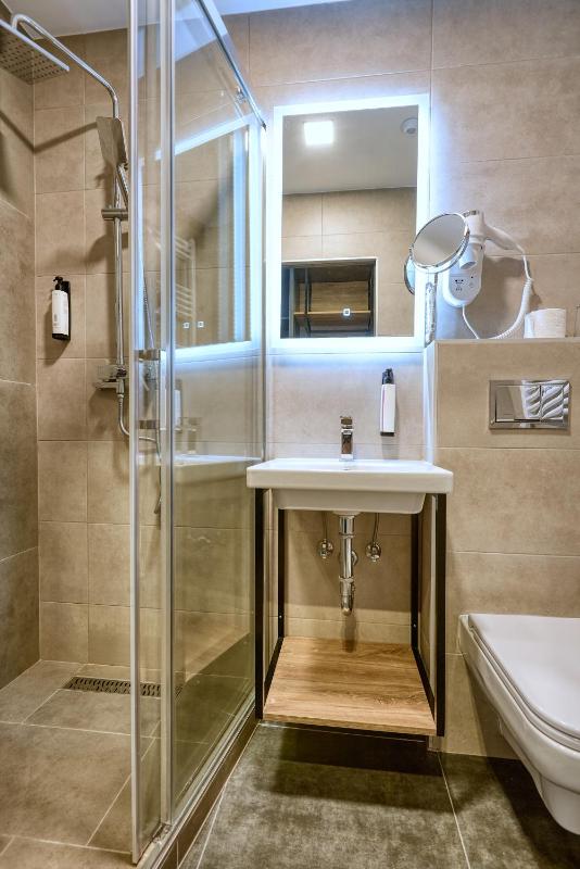 Standard Double Room with Two Double Beds image 4