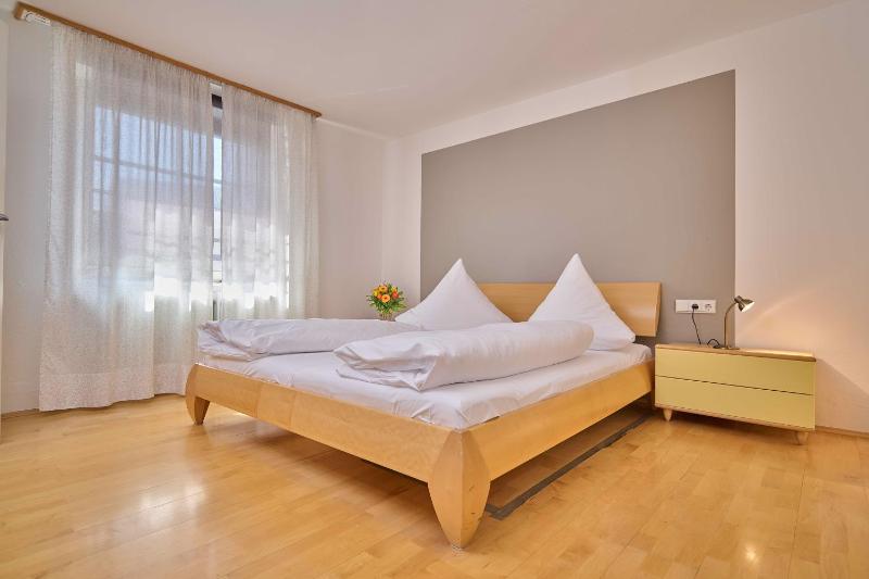 Apartment with Terrace image 4