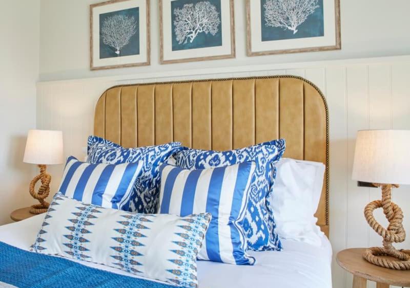 Cosy Double with Ocean Garden View image 3