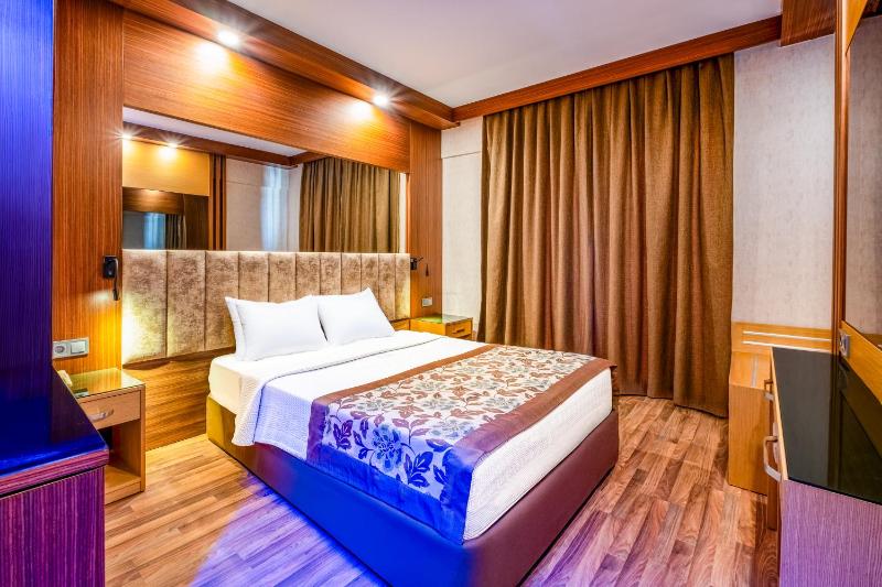 Standard Double Room image 4