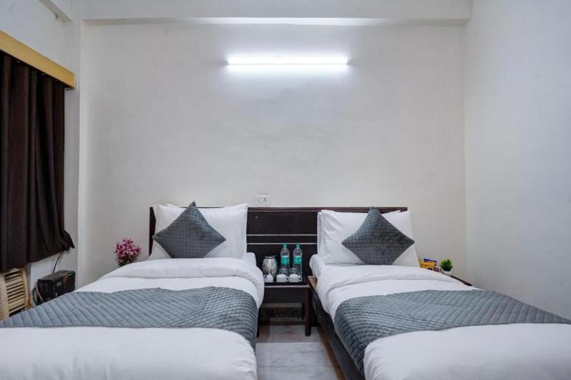 Hotel Prithvi Palace Near RDC & Santosh Hospital - image 3