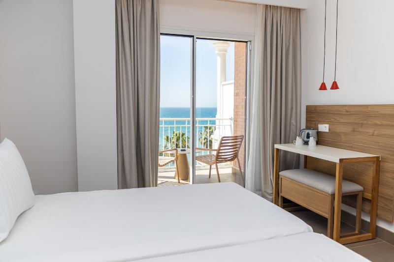 Double or Twin Room with Sea View image 2