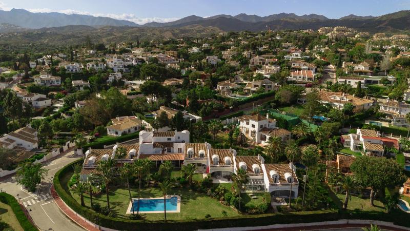 2 storey townhouse with large terrace garden BBQ and close to the beach in Elviria Marbella - image 39