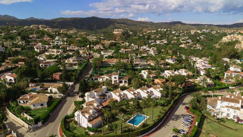 2 storey townhouse with large terrace garden BBQ and close to the beach in Elviria Marbella - image 4