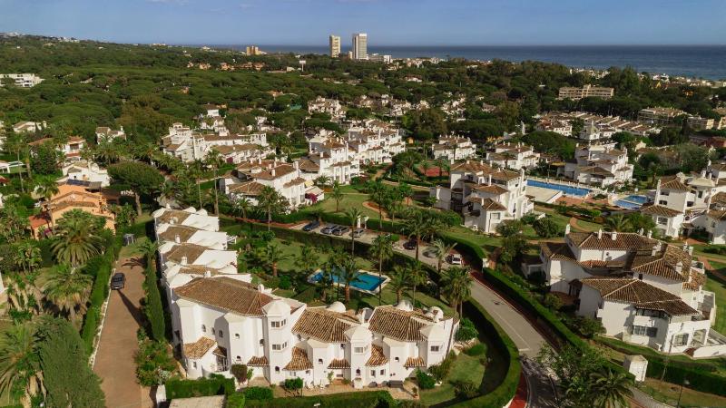 2 storey townhouse with large terrace garden BBQ and close to the beach in Elviria Marbella - image 23