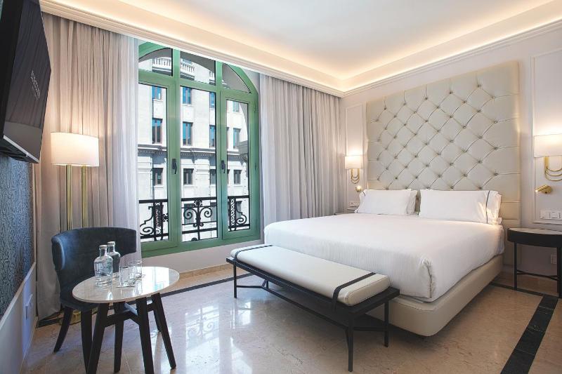 Junior Suite image 1