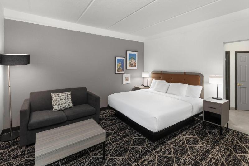 King Room image 2