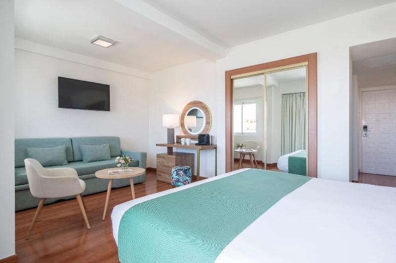 Hotel Costa Malaga - Adults Recommended - by Pierre & Vacances - image 2