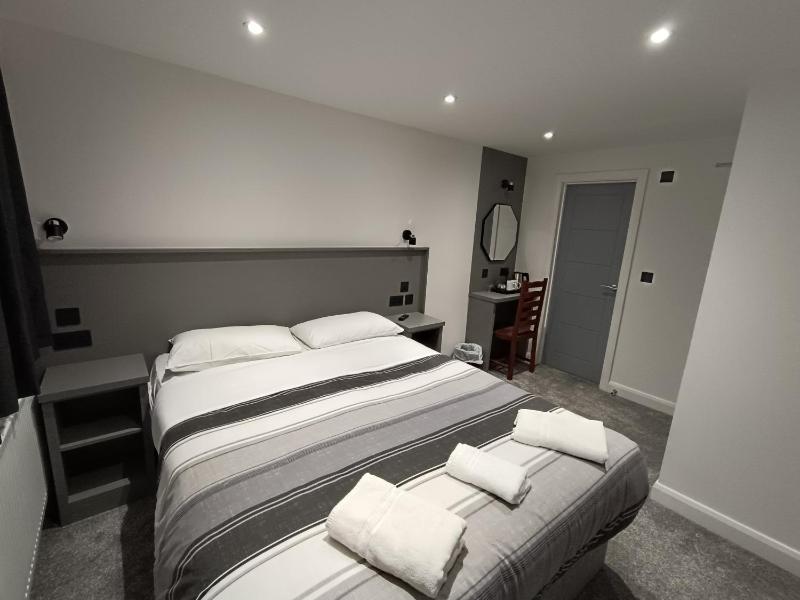Deluxe King Room image 1