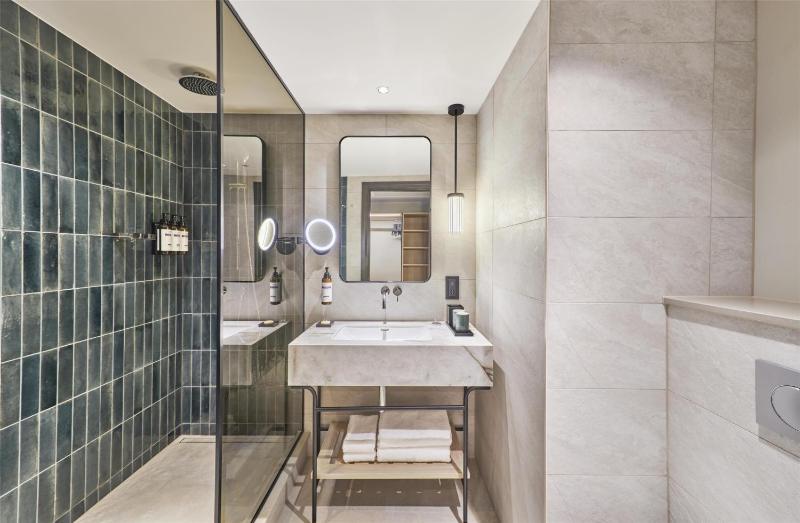 Executive Suite image 4