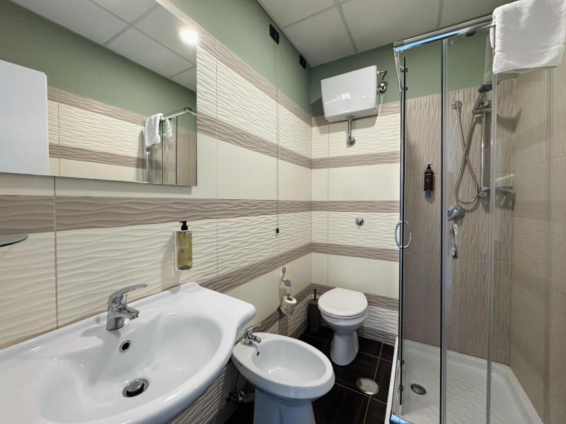 Standard Double or Twin Room image 2
