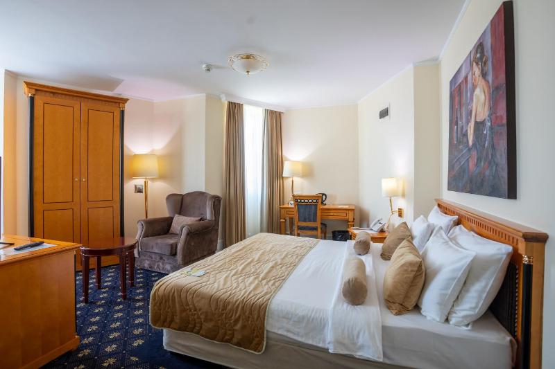 Standard Double Room image 4