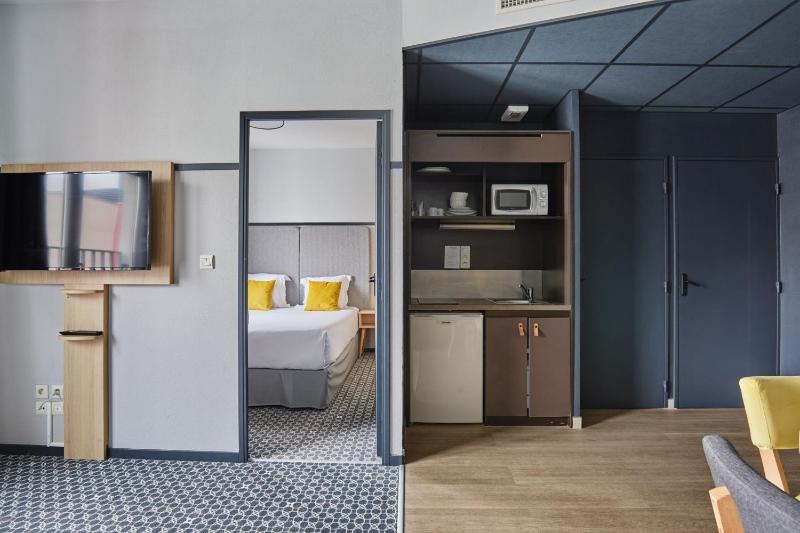 One-Bedroom Apartment (4 Adults) image 3