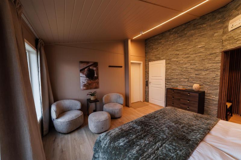 Deluxe Double Room with Balcony and Sea View image 4