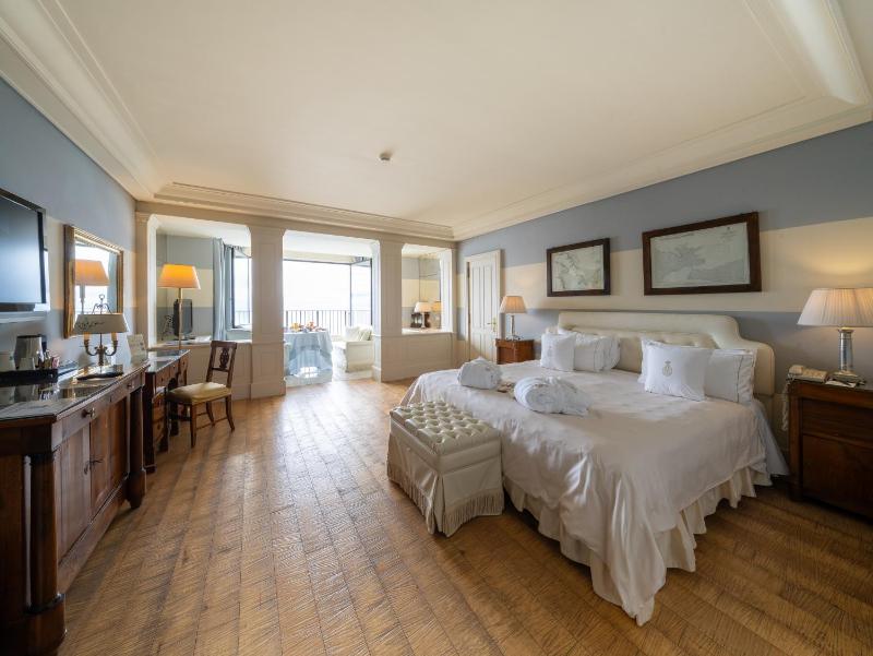 Junior Suite with Sea View image 1