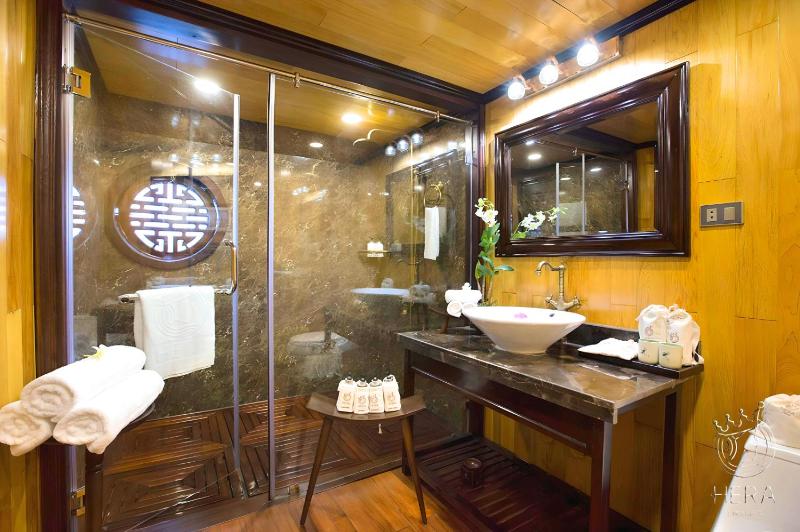 Hera Grand Luxury Cruise - image 6