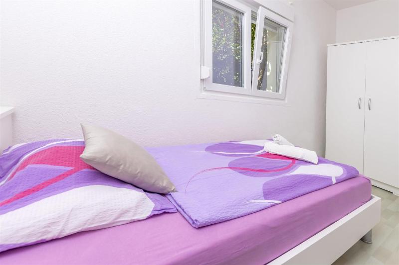 One-Bedroom Apartment image 4
