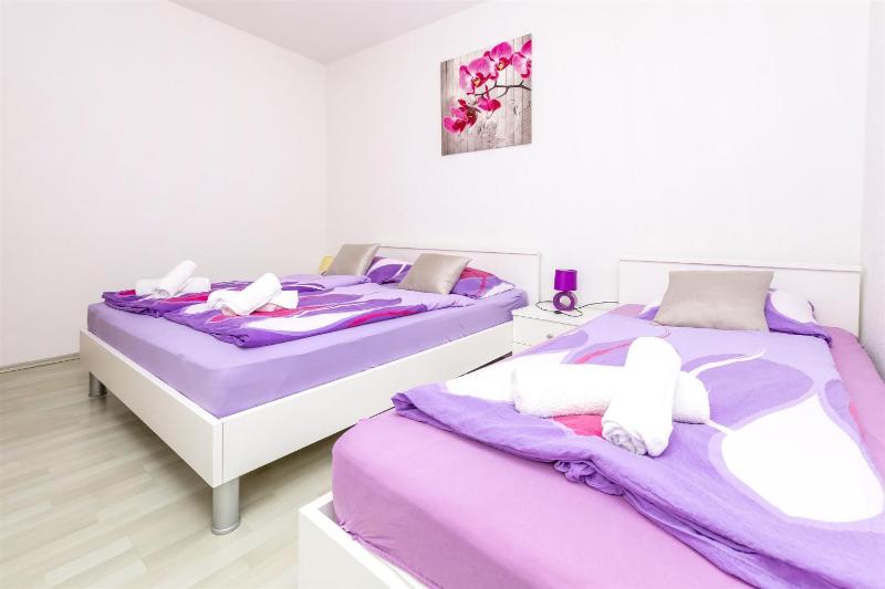 One-Bedroom Apartment image 3