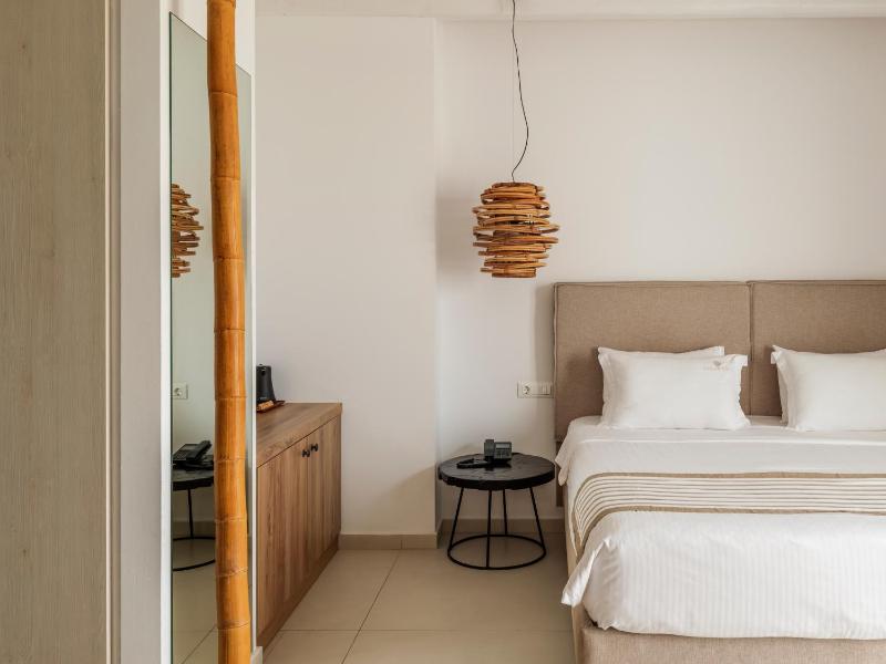Junior Suite with Sea View image 3