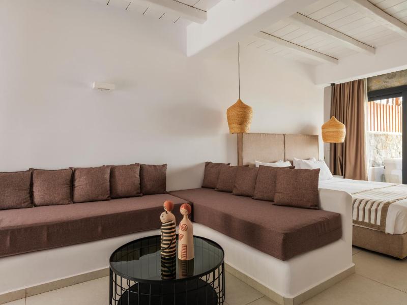 Deluxe Suite Sea View with Private Hot Jacuzzi image 4