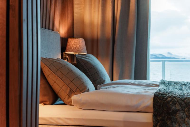 Deluxe Double Room with Balcony and Sea View image 1