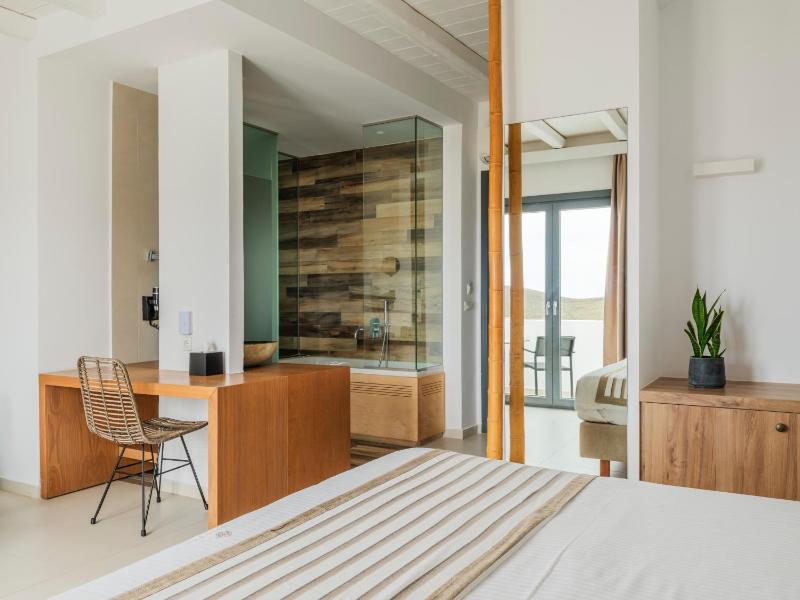 Junior Suite with Sea View image 2
