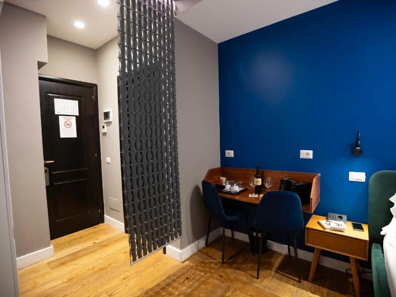 Superior Double Room image 3