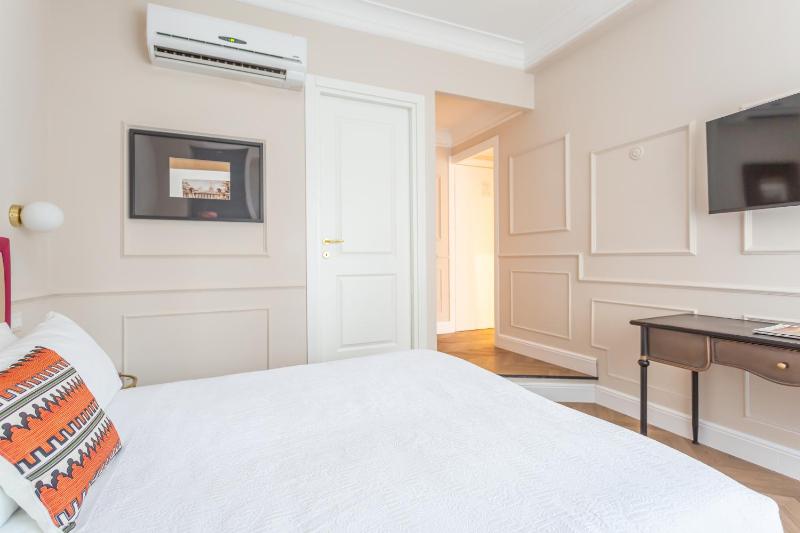 Quadruple Room image 3