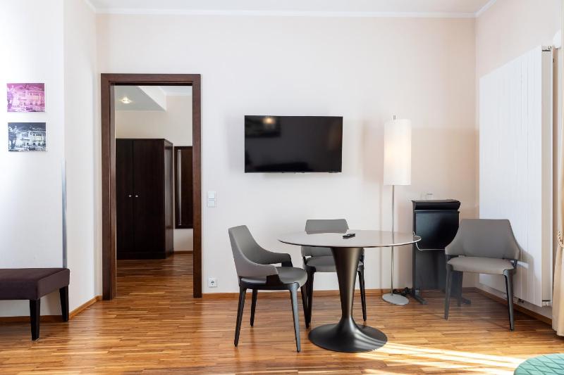 Suite with Balcony image 3