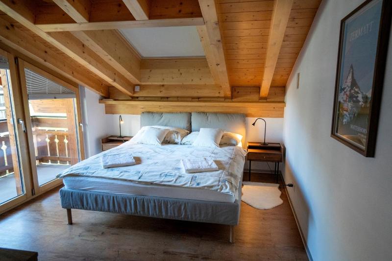 Three-Bedroom Apartment image 4