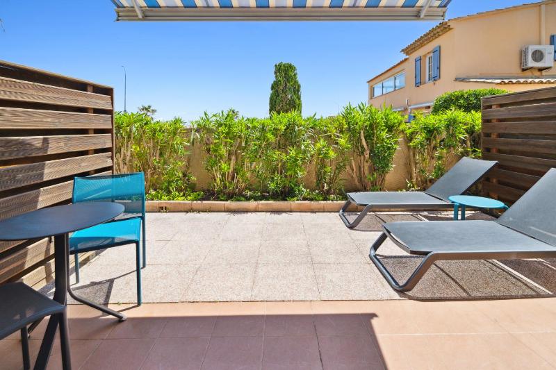 Comfort Double Room - Terrace Garden view image 4