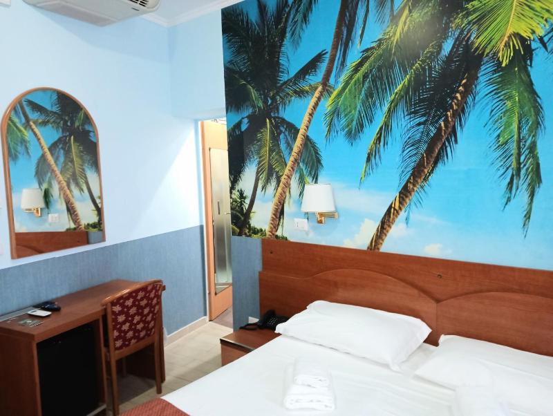 Standard Double or Twin Room with Balcony image 3