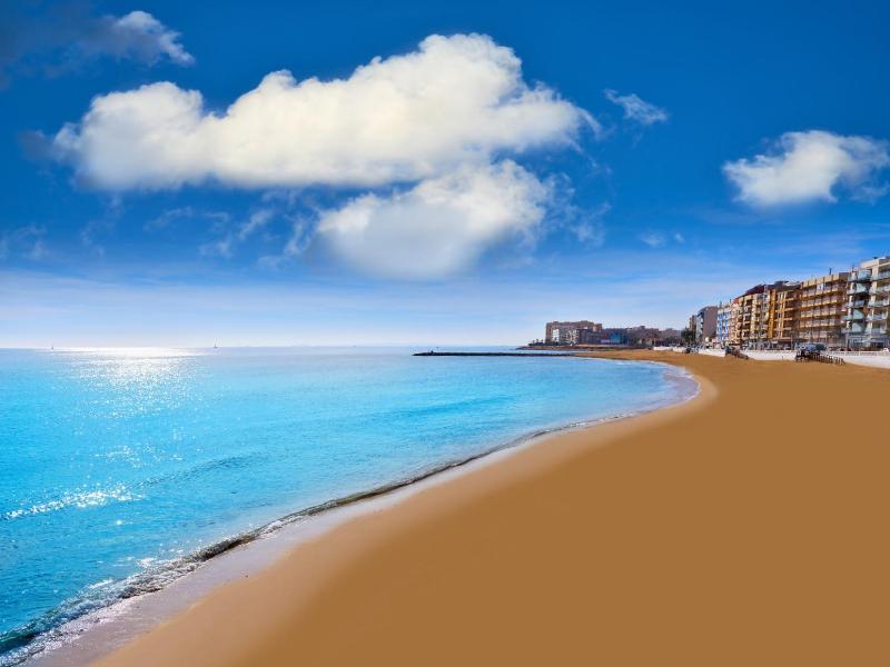 Sol y Sal: Los Locos Beach - image 12