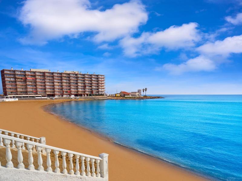 Sol y Sal: Los Locos Beach - image 11