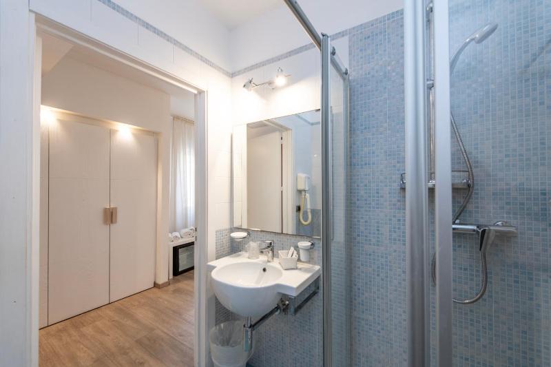 Superior Triple Room image 1