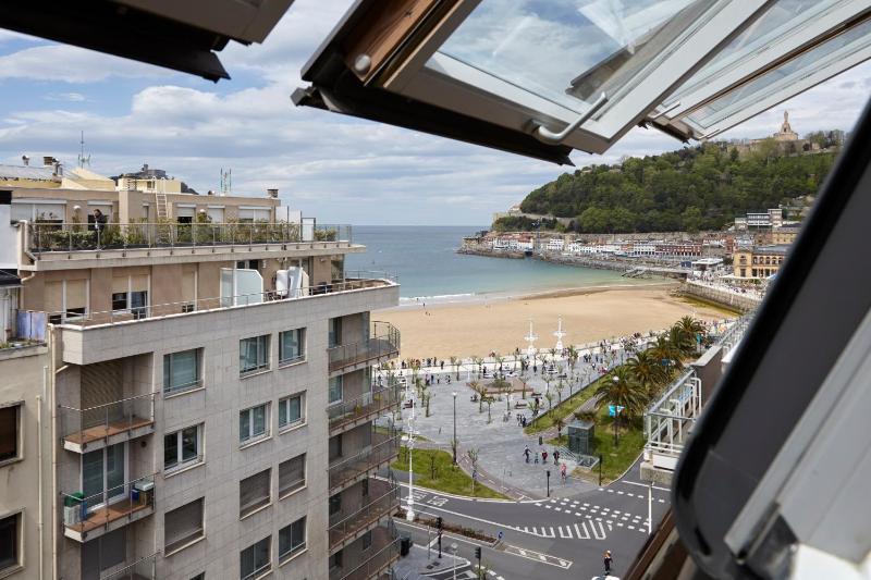 Playa de La Concha 7 by FeelFree Rentals - image 13